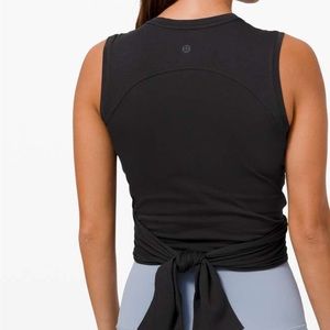 Lululemon gathered and grow tank NWT size 6 black